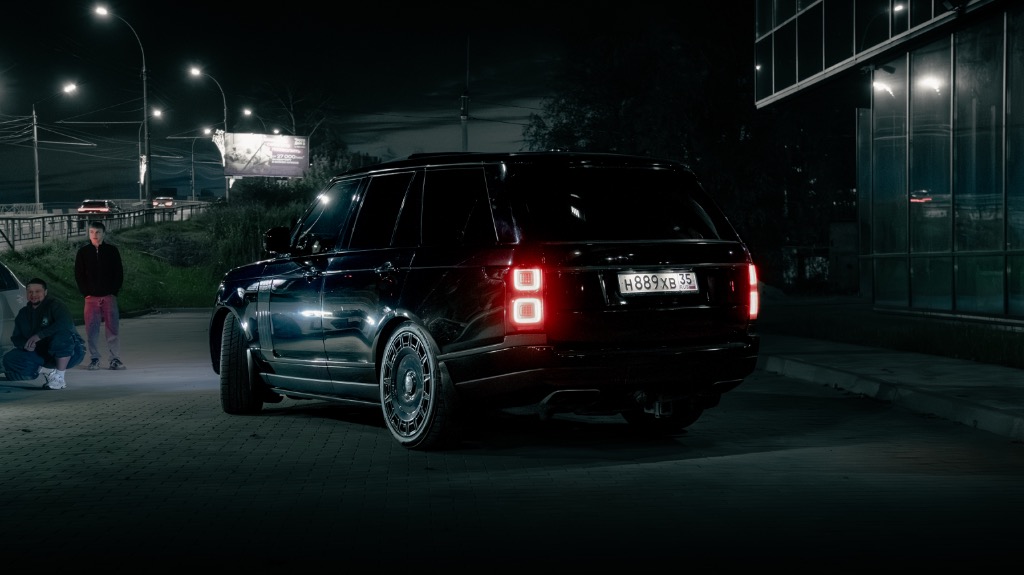 Range Rover корма
