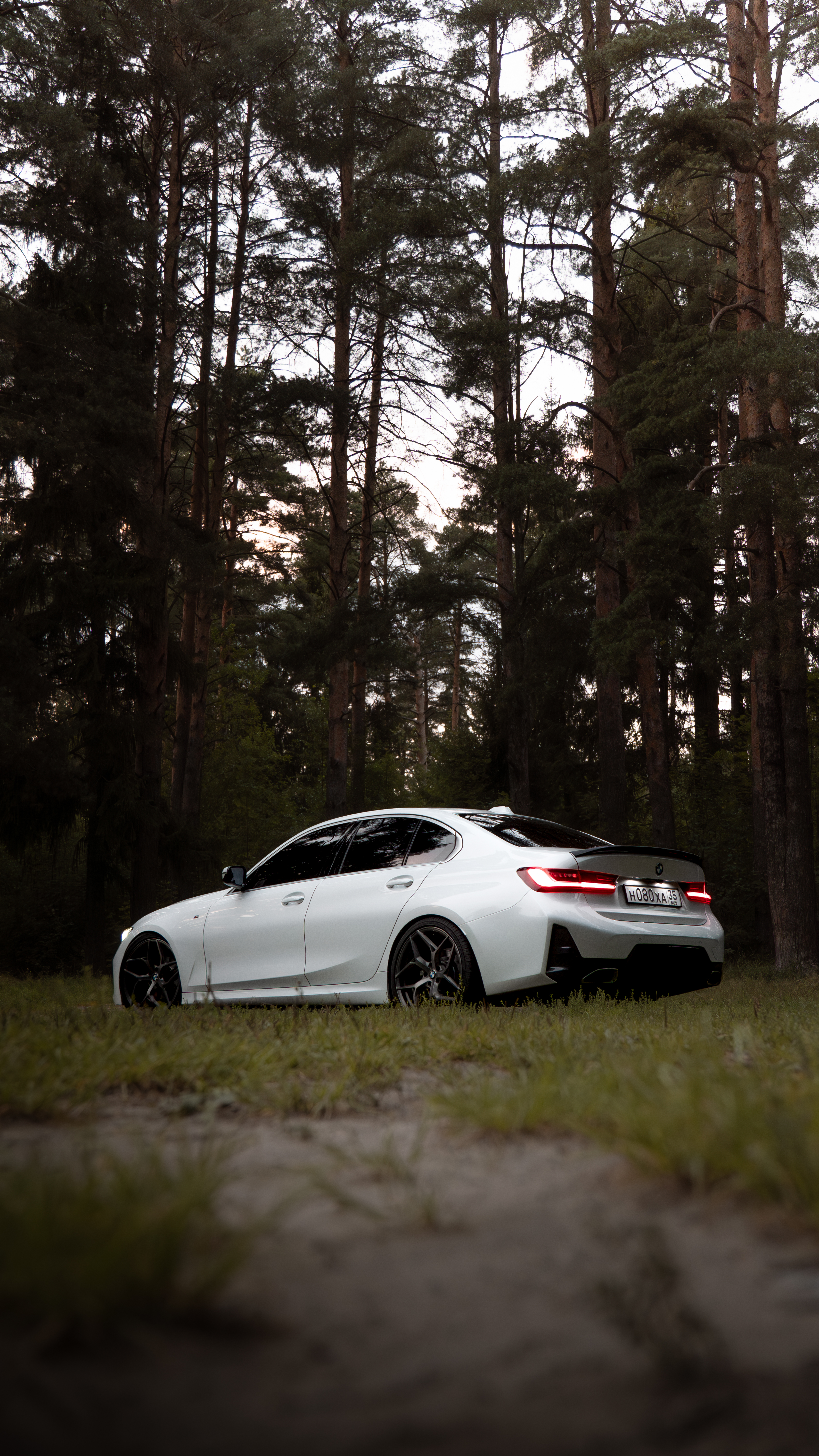 BMW G20 низкий ракурс